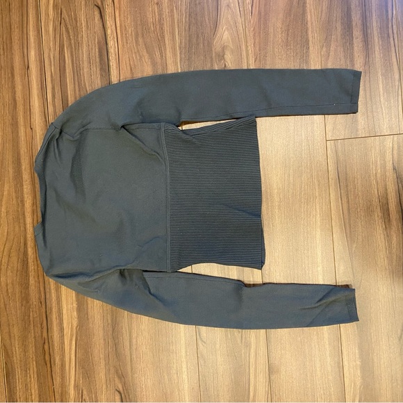 Aritzia Babaton Sculpt Knit Top - S - Picture 4 of 5